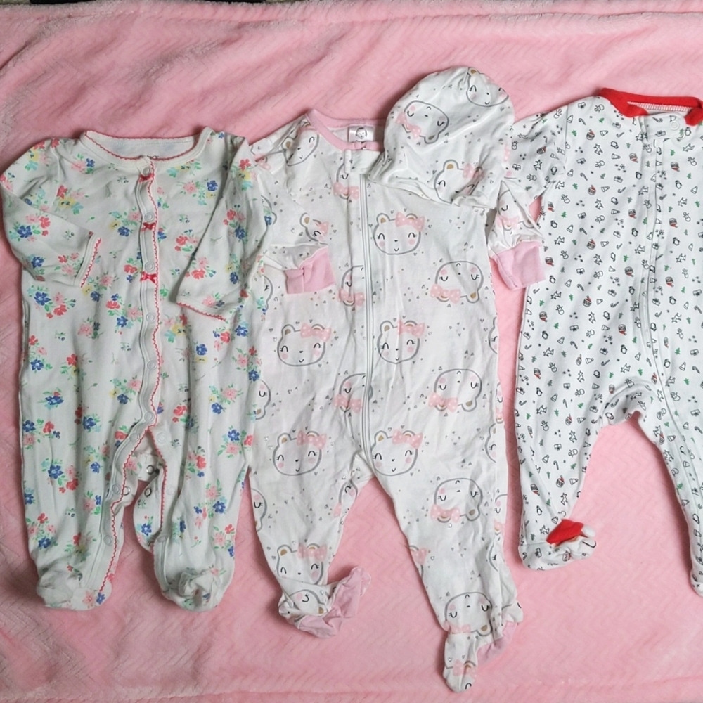 Set of 3 footed onesies 3-6m & 6m